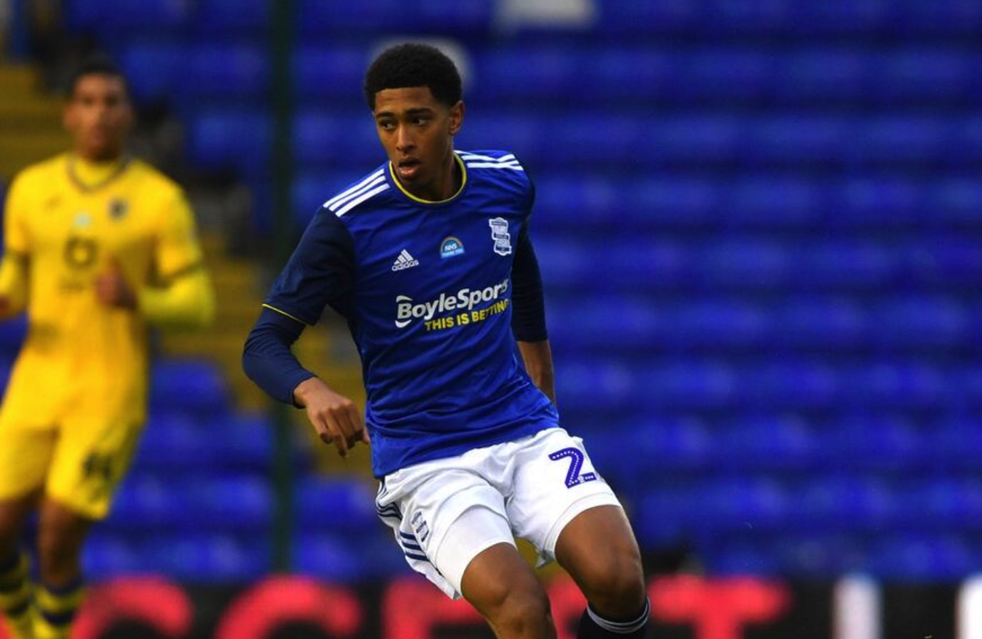 荷甲战报：巴卡尔替补送乌龙，海伦芬3-0鹿特丹斯巴达（荷甲快讯：替补巴卡尔自摆乌龙，海伦芬3比0完胜斯巴达鹿特丹）