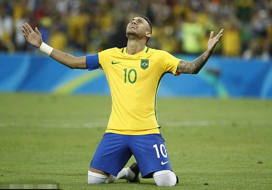 欧洲足球一夜疯狂：水晶宫绝杀，多特6轮不败，罗马爆冷（欧陆足坛今夜沸腾：水晶宫补时绝杀，多特六轮不败，罗马爆冷失利）