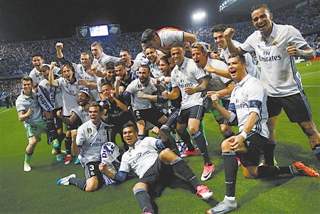 黄潜主帅：维加没抬脚是贴地铲球，我不认为那是红牌（黄潜主帅：维加未抬脚属贴地铲抢，判红不合理）