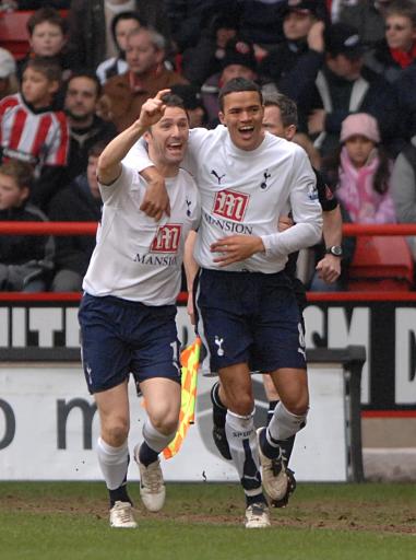 热火140-123大胜快船送其五连败 伦纳德36分哈登11分难救主（热火140-123击溃快船送其五连败 伦纳德36分、哈登11分仍难改败局）