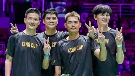 法比奥庆祝足协杯夺冠：将永远存在的时刻，一切荣耀归于上帝（法比奥庆祝足协杯封王：此刻永恒，荣耀归于上帝）