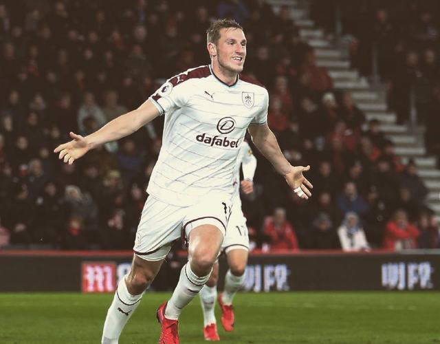 布冯：意大利唯一缺点是偶尔“短路”；无欧战踢是米兰的优势（布冯称意大利仅有短板是偶尔“断电”，米兰因无欧战更具优势）