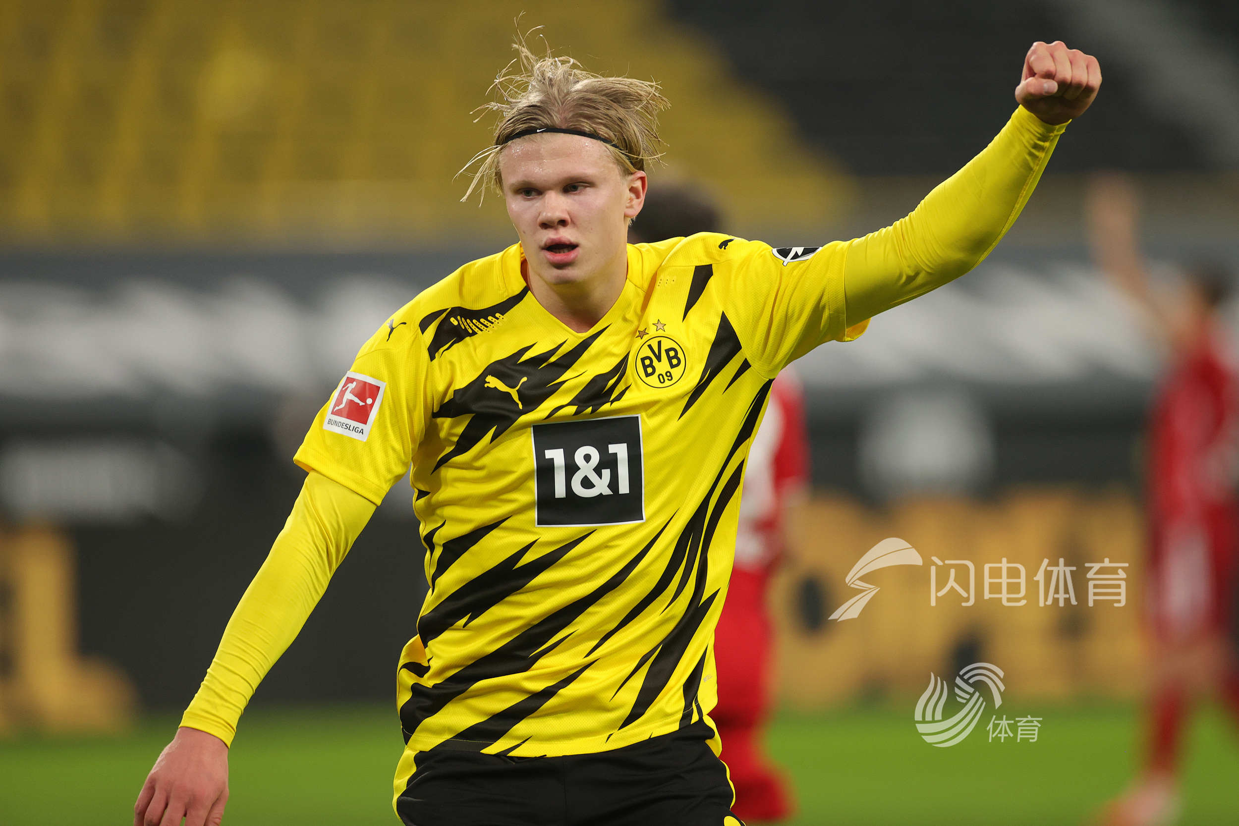 从小透明到全网讨论（从默默无闻到全网热议）