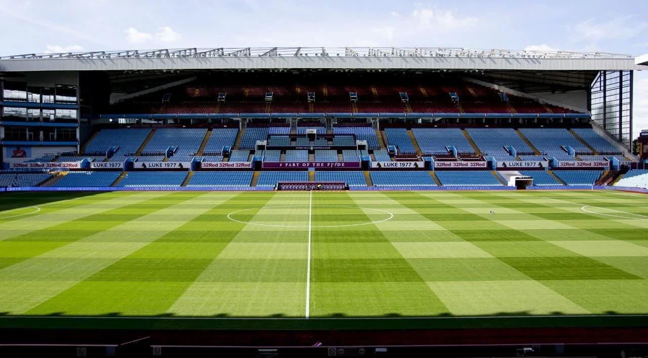 约罗：姆伯莫也会说法语，现在我们的团队就像一个大家庭（约罗：姆伯莫会讲法语，如今球队亲如一家）