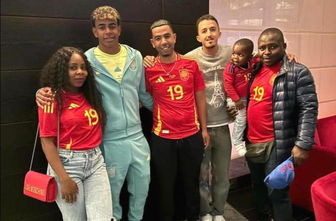 科隆4-1大胜九人汉堡，卡明斯基、马拉破门，菲拉伊、维埃拉离场（科隆4-1击退九人汉堡，卡明斯基、马拉建功，菲拉伊与维埃拉被罚下）