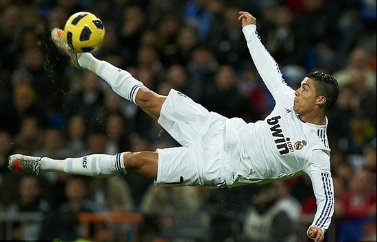 梅西48冠后仍渴望胜利，法尔孔盛赞其竞争心态影响全队（梅西48冠仍未止步，法尔孔赞其竞争精神激发全队）